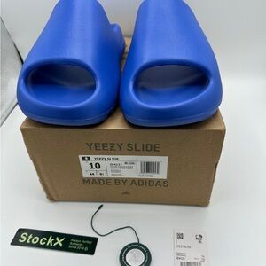Yeezy slides size 10
